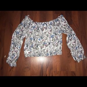 Floral long-sleeve crop top.